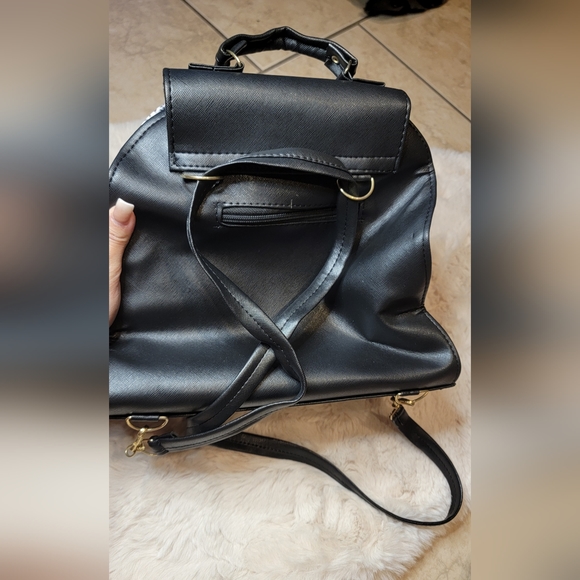 Mickey and Minnie shoulder back - Picture 3 of 5